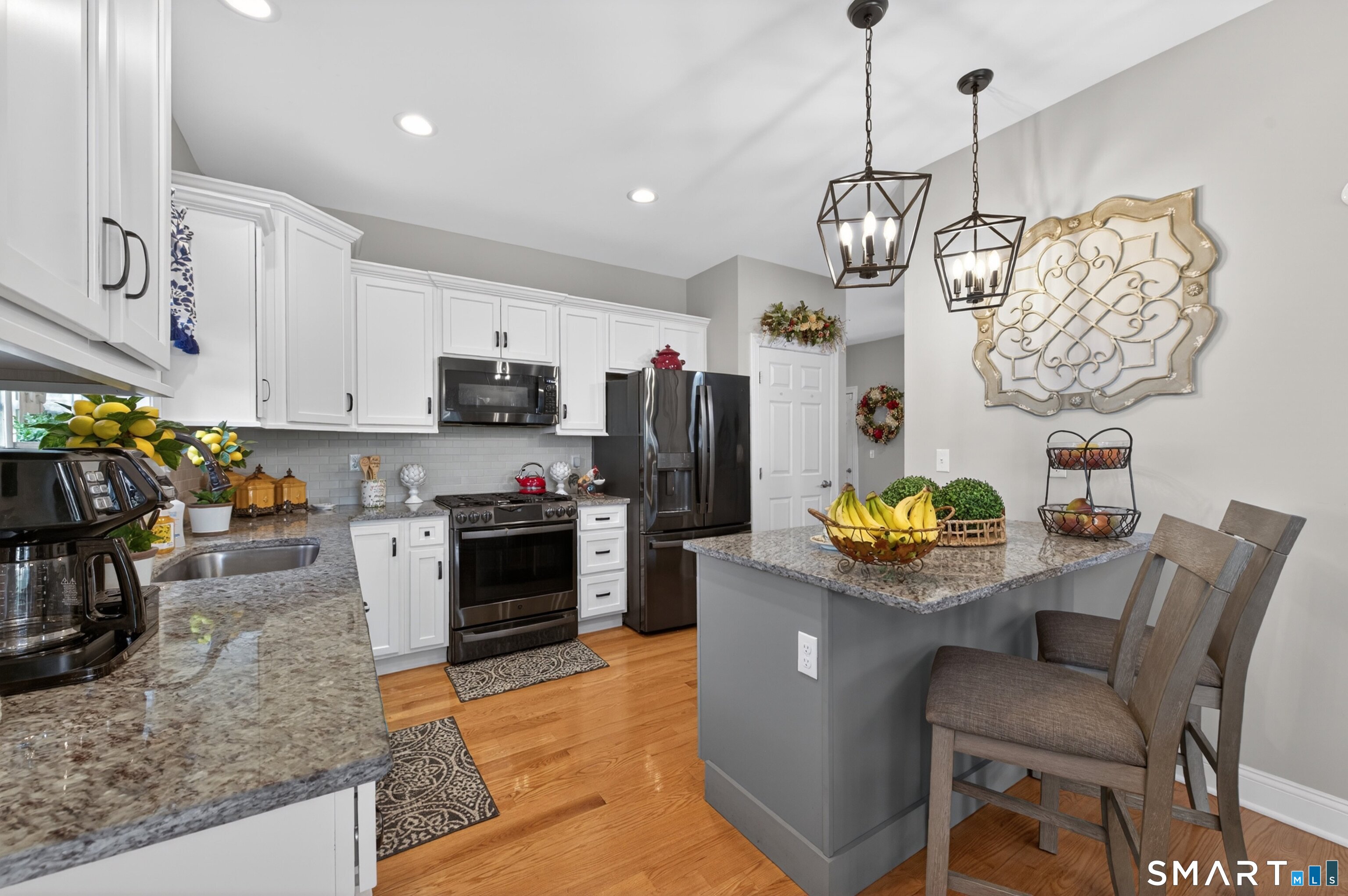 139 Mulholland Way North Haven CT 06473