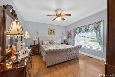139 Mulholland Way North Haven CT 06473