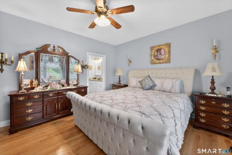 139 Mulholland Way North Haven CT 06473