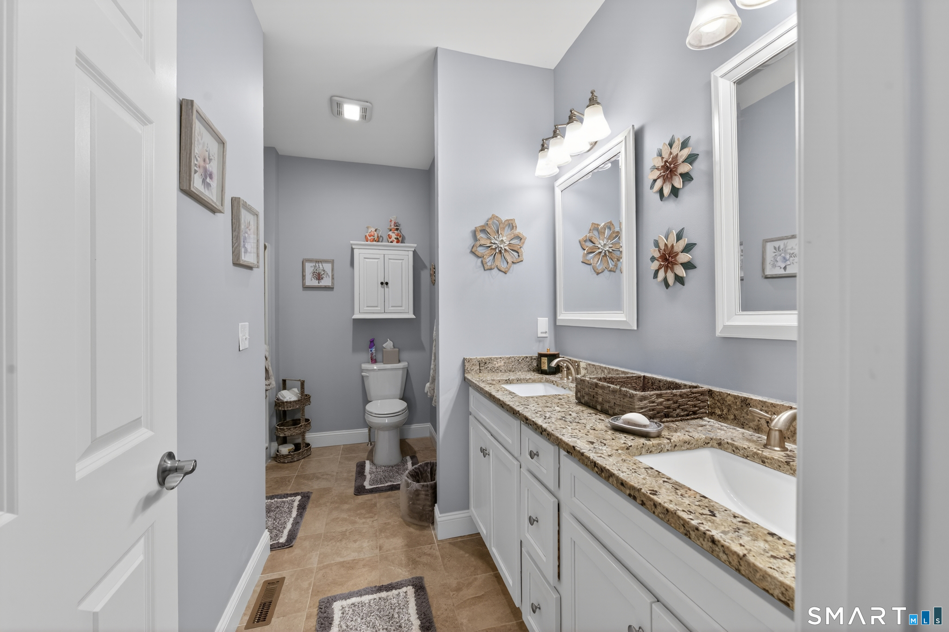 139 Mulholland Way North Haven CT 06473