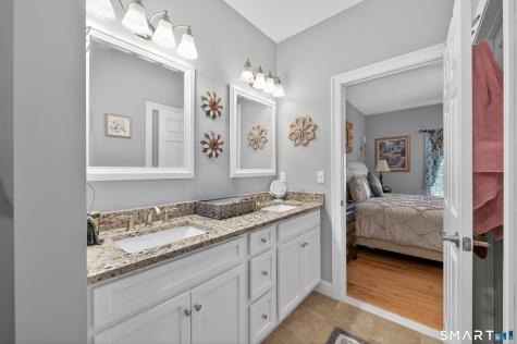 139 Mulholland Way North Haven CT 06473