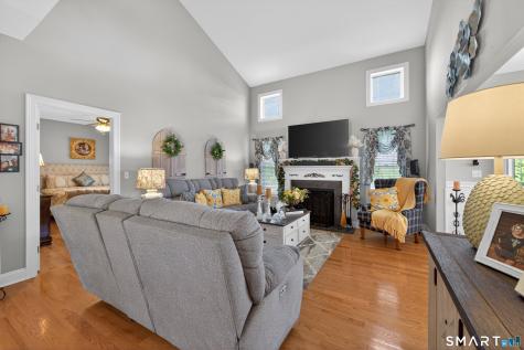 139 Mulholland Way North Haven CT 06473