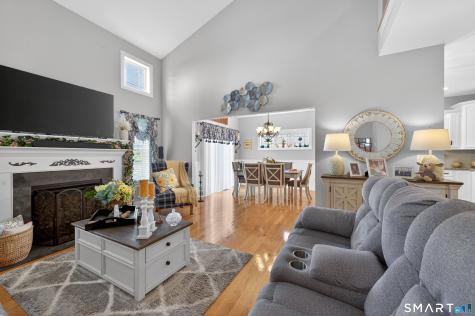 139 Mulholland Way North Haven CT 06473