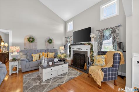 139 Mulholland Way North Haven CT 06473