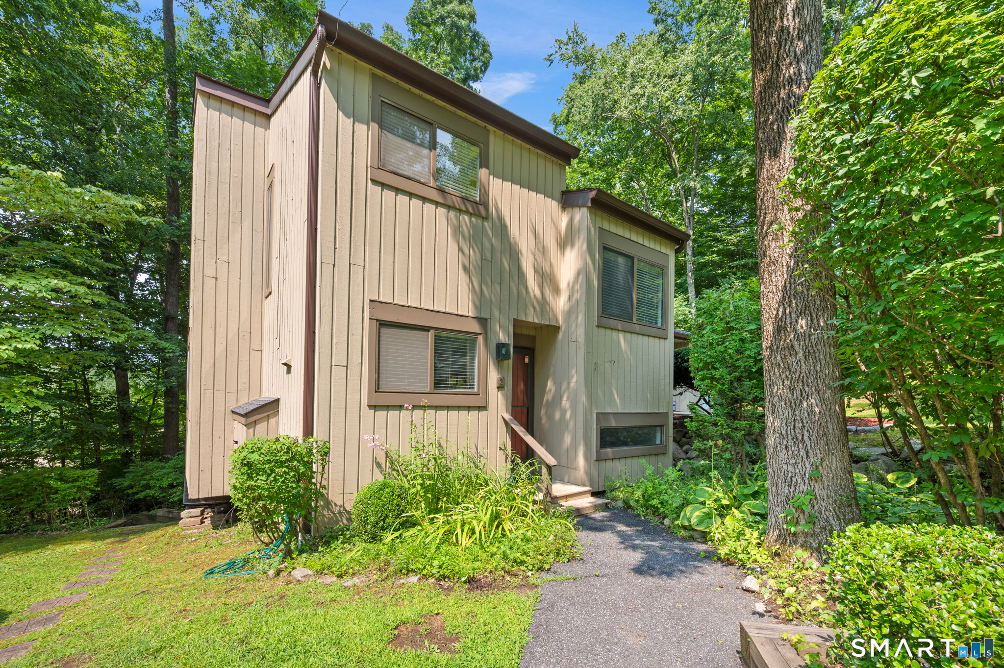 2 Shagbark Lane Woodbury CT 06798