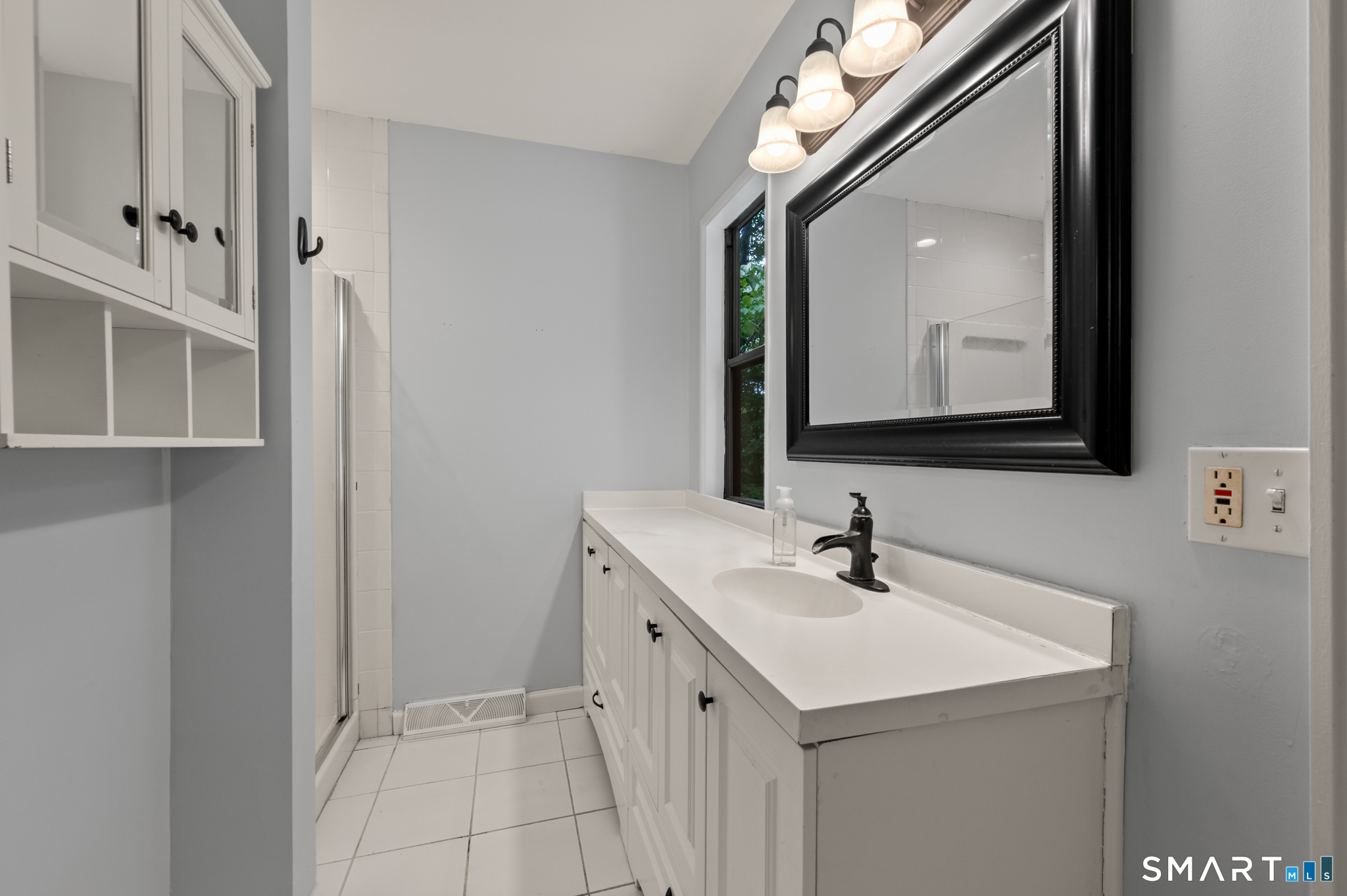 2 Shagbark Lane Woodbury CT 06798