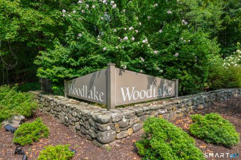 2 Shagbark Lane Woodbury CT 06798
