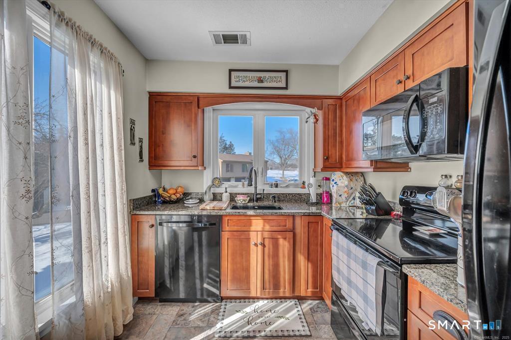 10 Pilgrim Harbor Wallingford CT 06492