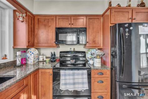 10 Pilgrim Harbor Wallingford CT 06492