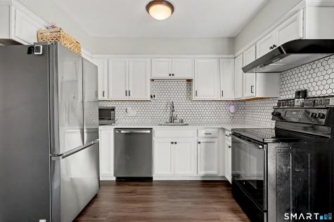 82 Orangewood W Derby CT 06418