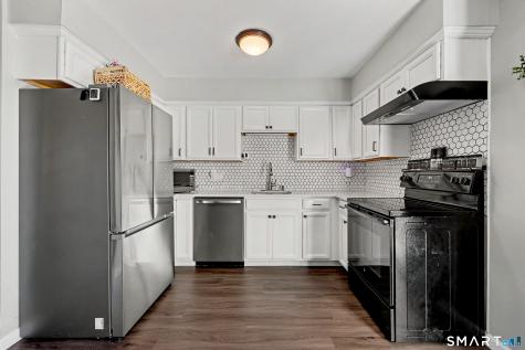 82 Orangewood W Derby CT 06418