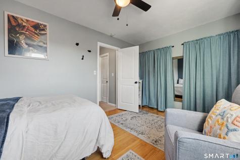 82 Orangewood W Derby CT 06418