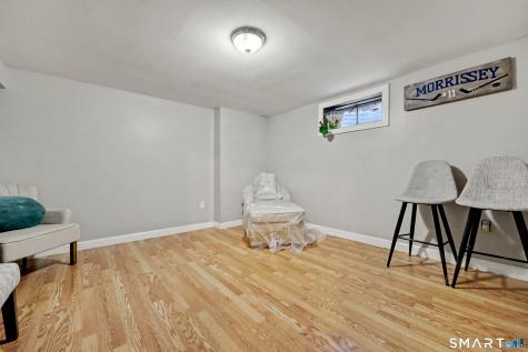 82 Orangewood W Derby CT 06418