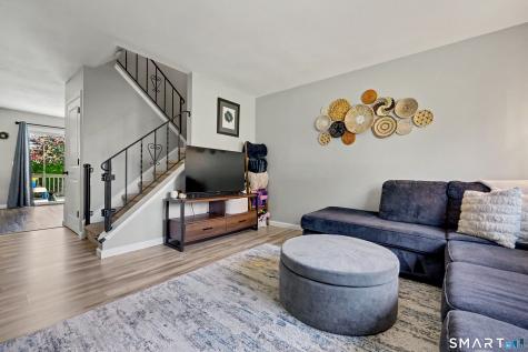 82 Orangewood W Derby CT 06418