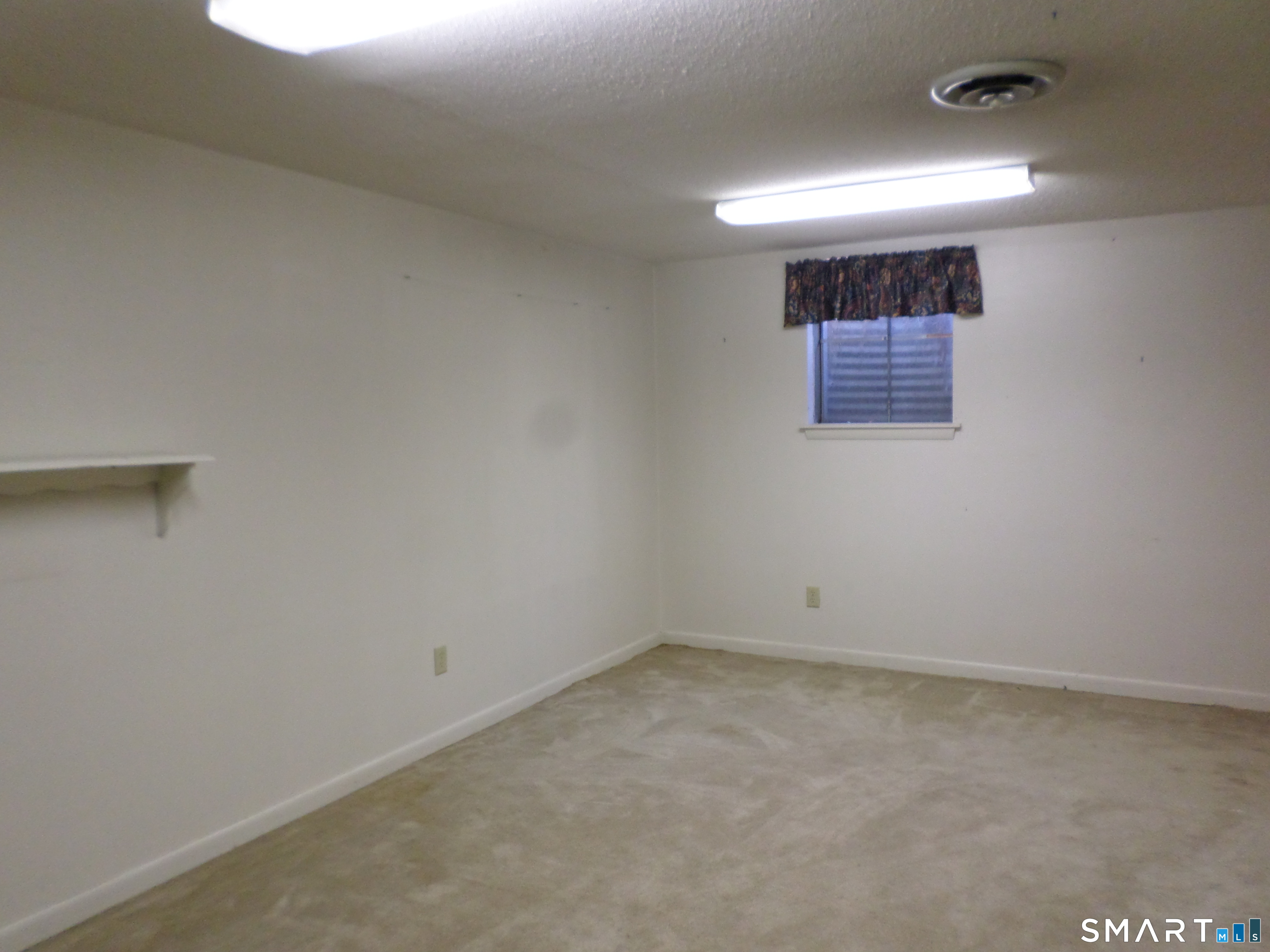28 Ambassador Drive Manchester CT 06042