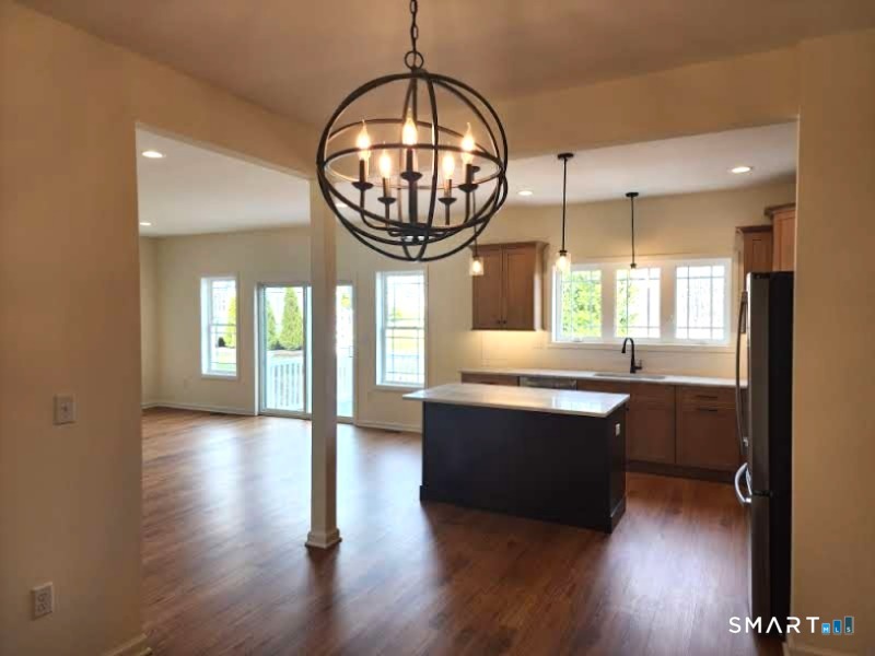 102 Mulholland Way North Haven CT 06473