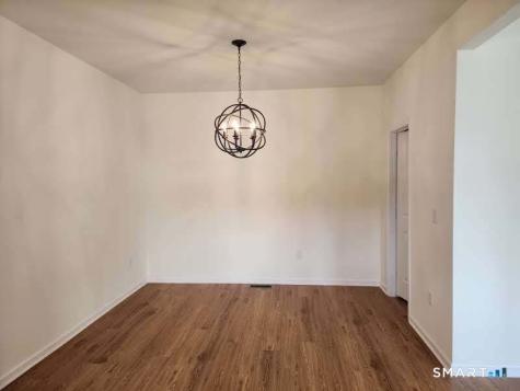 102 Mulholland Way North Haven CT 06473