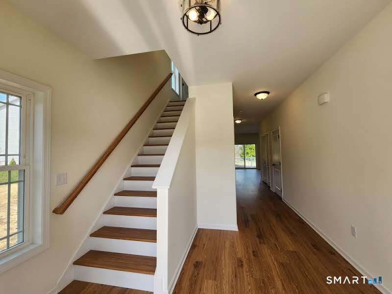 102 Mulholland Way North Haven CT 06473