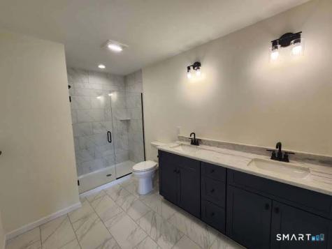 102 Mulholland Way North Haven CT 06473