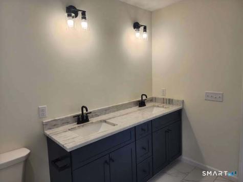 102 Mulholland Way North Haven CT 06473
