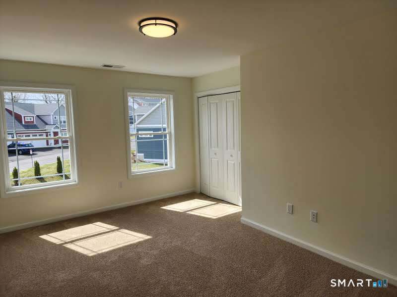 102 Mulholland Way North Haven CT 06473