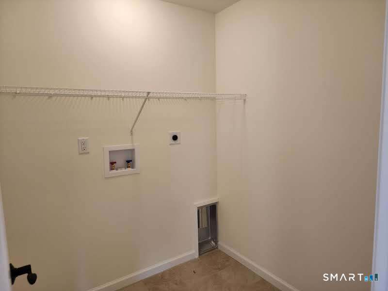 102 Mulholland Way North Haven CT 06473