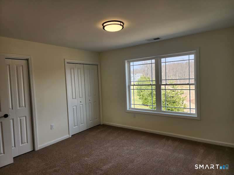 102 Mulholland Way North Haven CT 06473