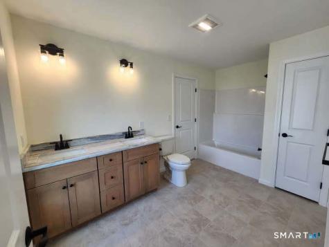 102 Mulholland Way North Haven CT 06473