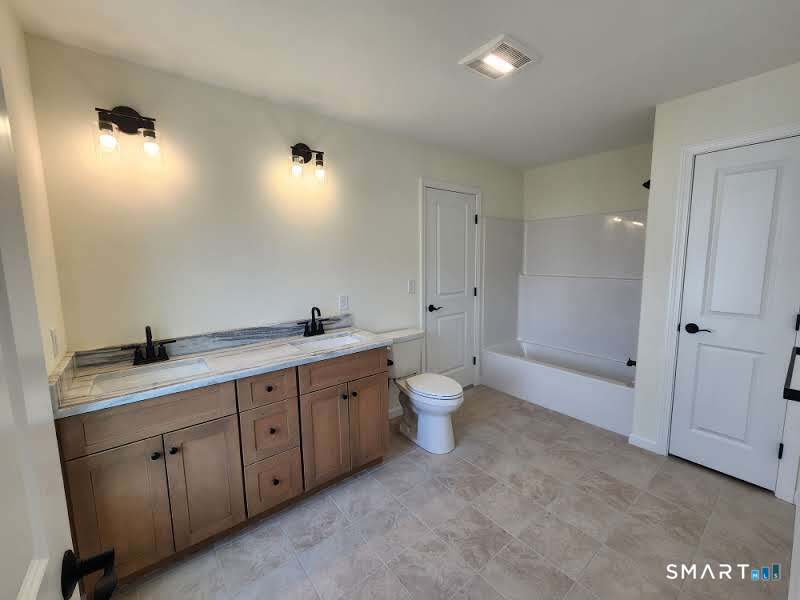 102 Mulholland Way North Haven CT 06473