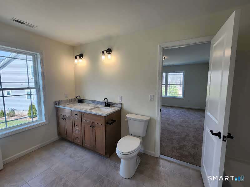 102 Mulholland Way North Haven CT 06473