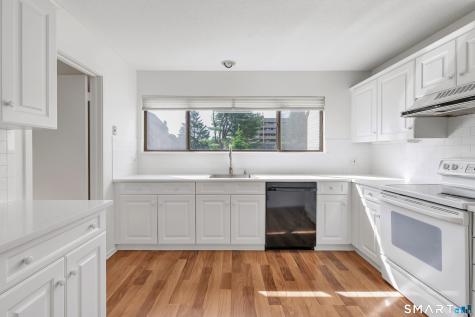 85 Viscount Drive Milford CT 06460