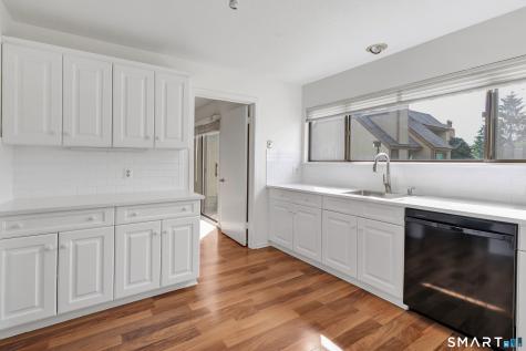 85 Viscount Drive Milford CT 06460
