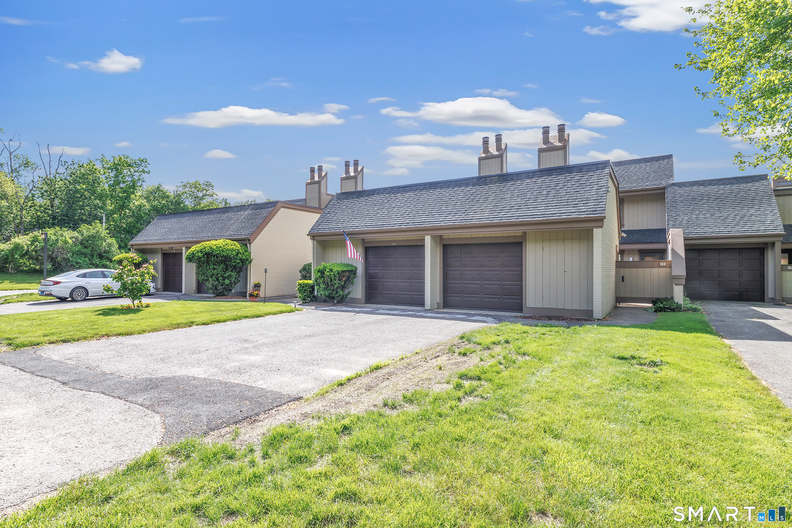 85 Viscount Drive Milford CT 06460