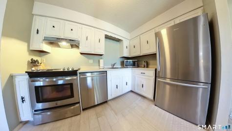 92 Sterling Village Meriden CT 06450