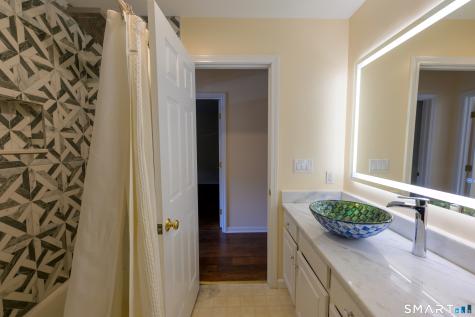 33 Florence Way Farmington CT 06032