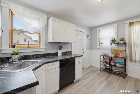154 Cooper Hill Street Manchester CT 06040