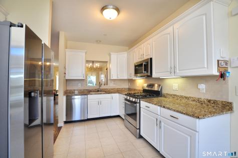 246 Kenswick Lane Windsor CT 06095