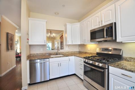 246 Kenswick Lane Windsor CT 06095