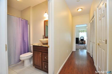 246 Kenswick Lane Windsor CT 06095