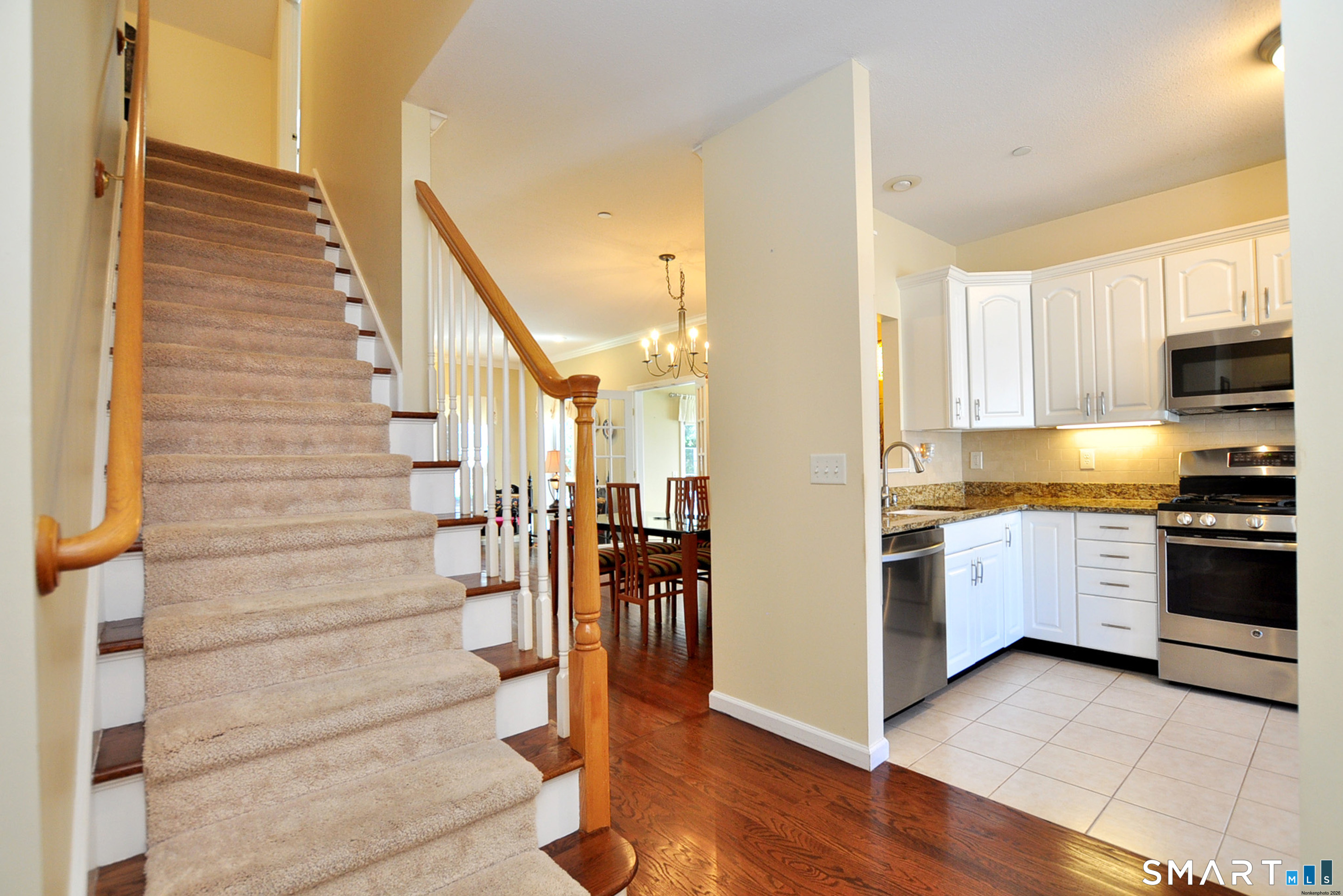 246 Kenswick Lane Windsor CT 06095