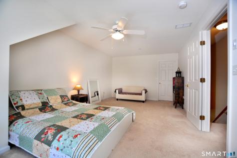 246 Kenswick Lane Windsor CT 06095