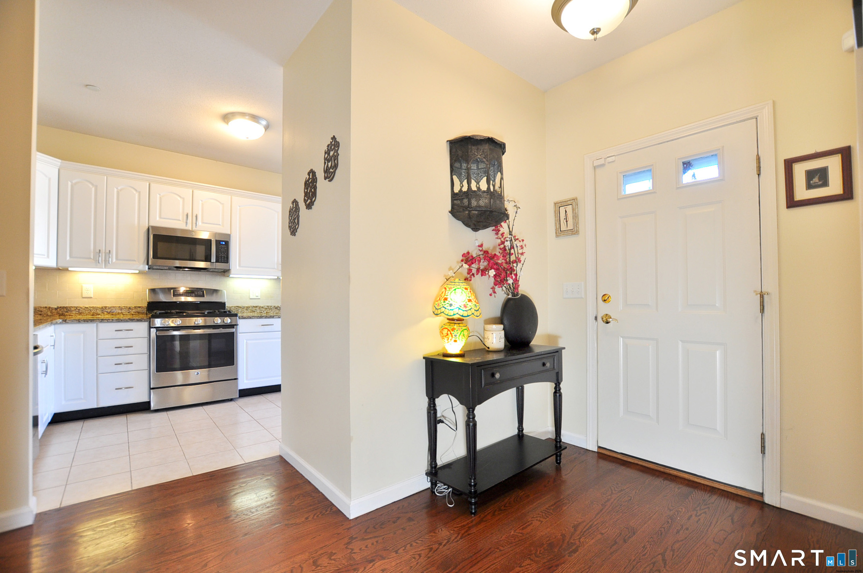 246 Kenswick Lane Windsor CT 06095