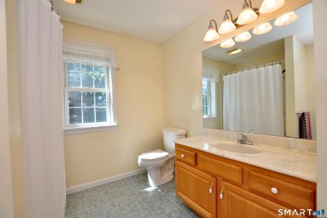 246 Kenswick Lane Windsor CT 06095