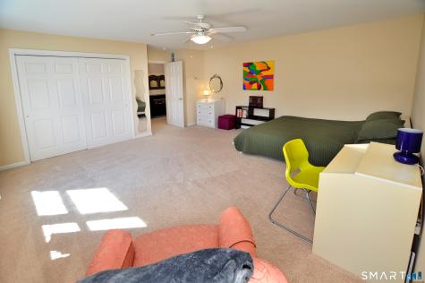 246 Kenswick Lane Windsor CT 06095