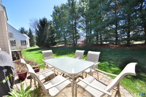 246 Kenswick Lane Windsor CT 06095