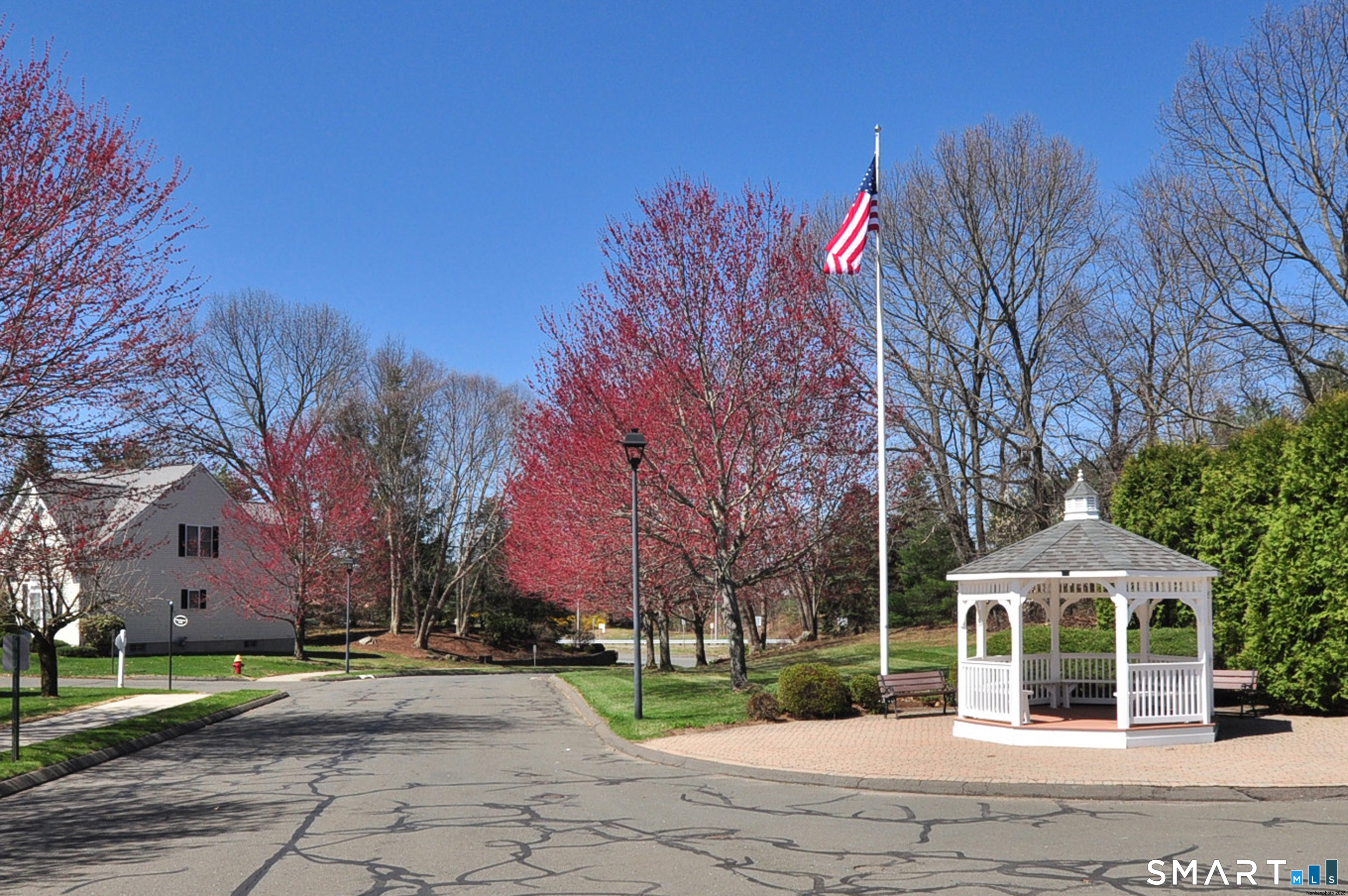 246 Kenswick Lane Windsor CT 06095