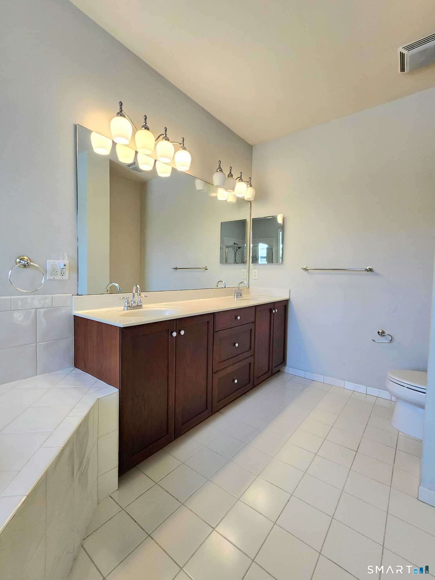 3 Brookside Drive Middlebury CT 06762