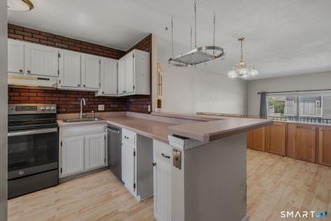 61 Meetinghouse Village Meriden CT 06450
