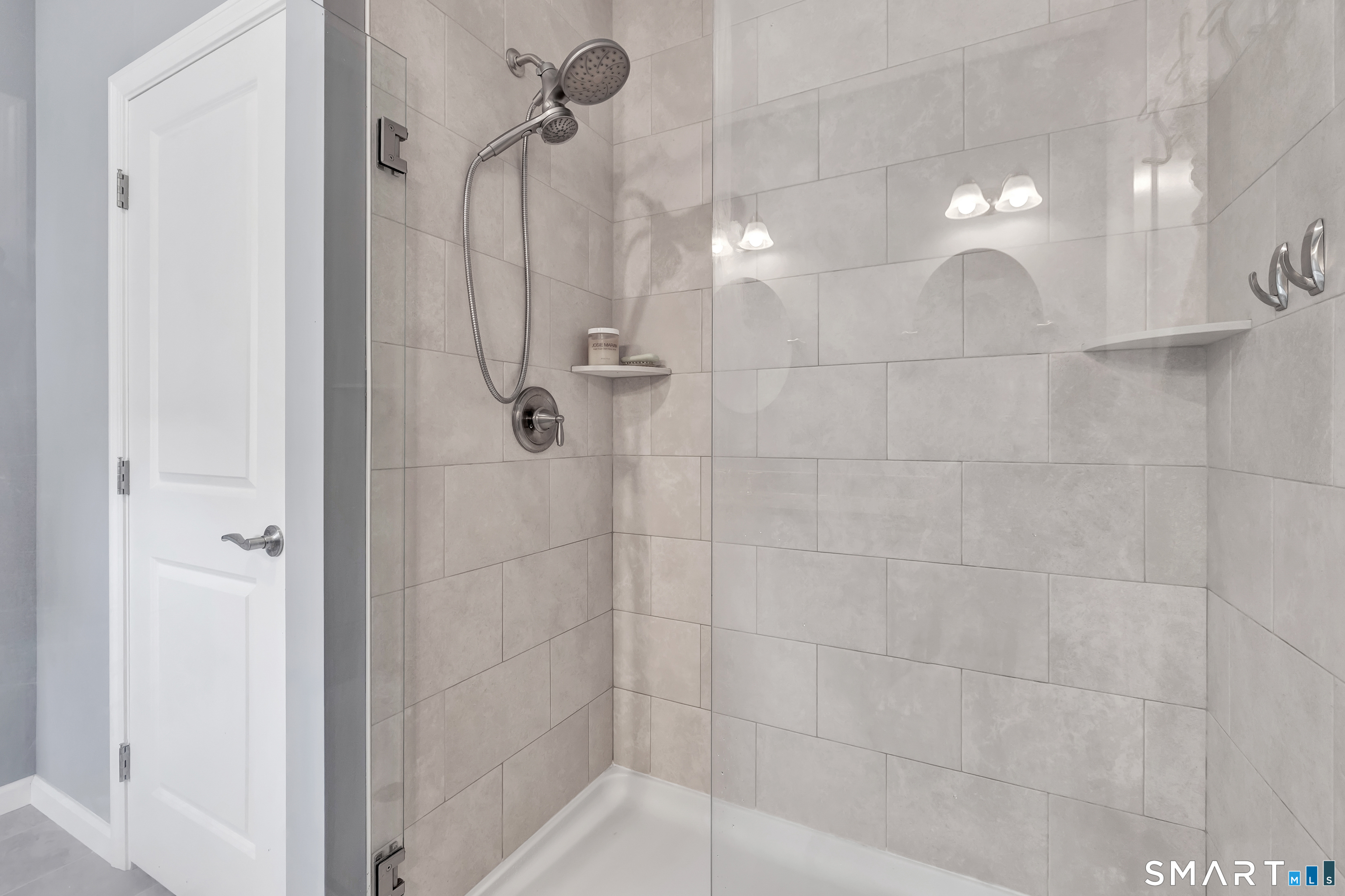 47 Lombard Circle North Haven CT 06473
