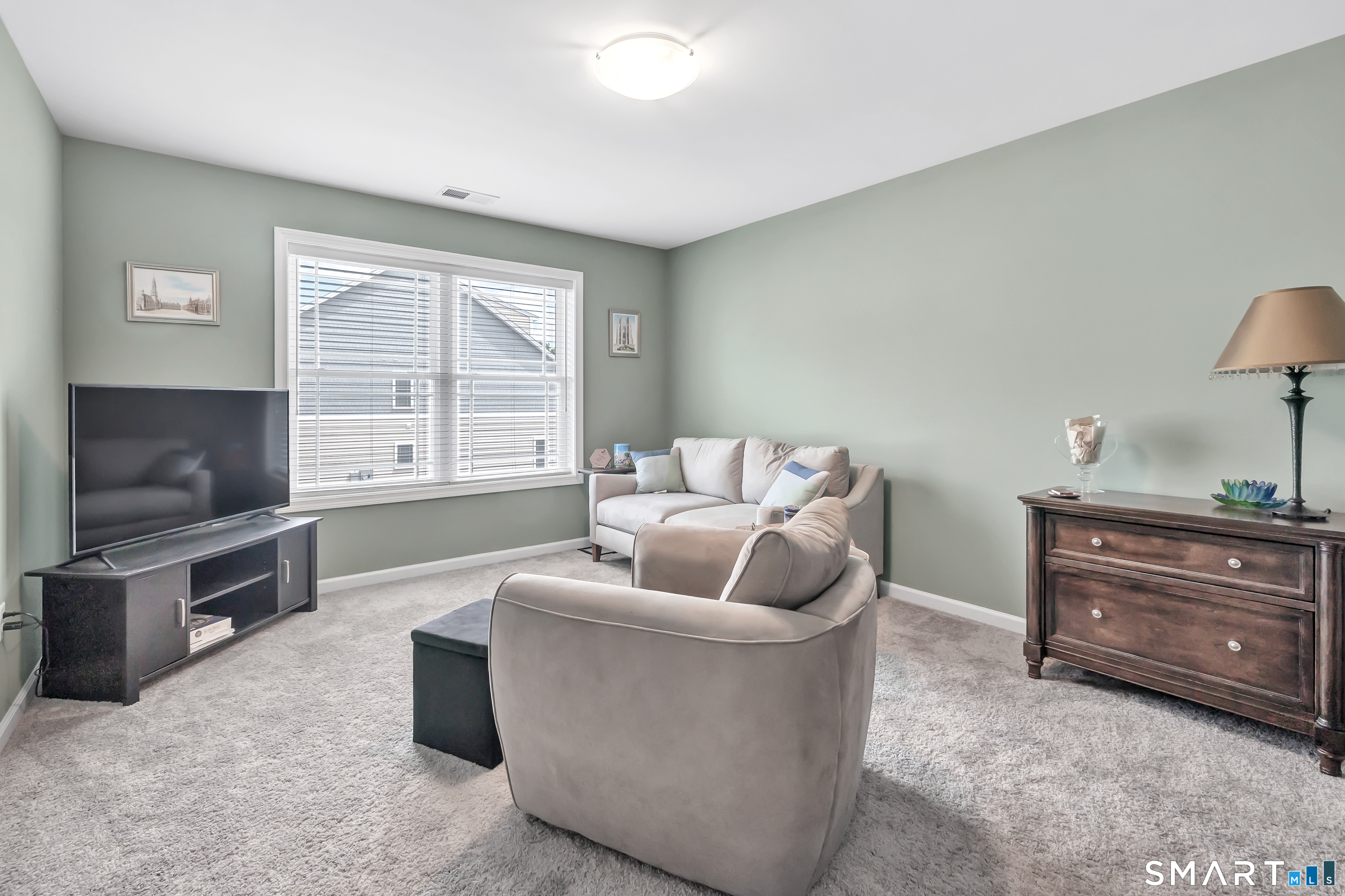 47 Lombard Circle North Haven CT 06473
